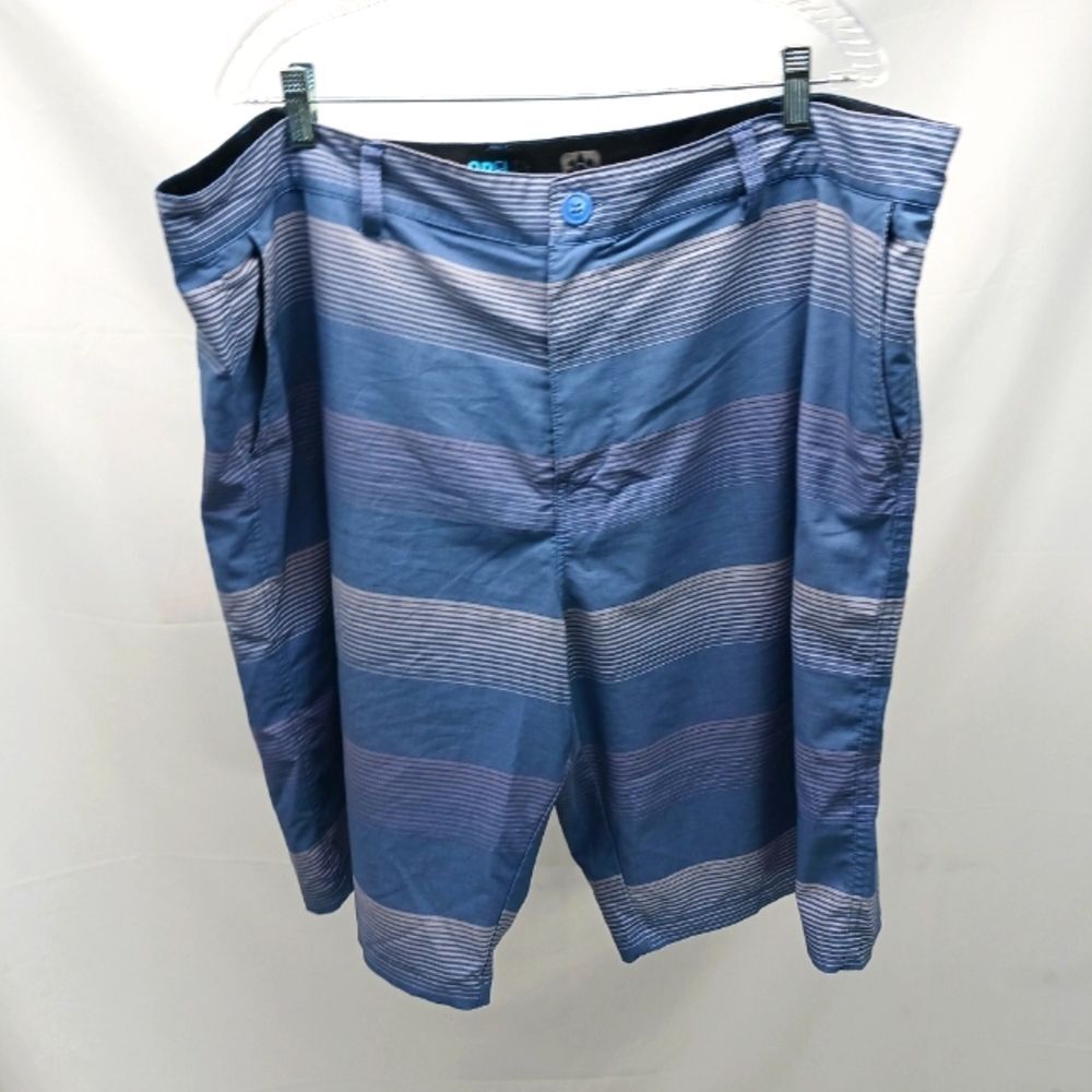 OP Oplex 4 Way Stretch Golf Performance Mens 44 Blue Striped Shorts. NWOT